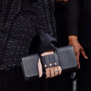 Auth PERRIN Paris Le Cabriolet champagne c…